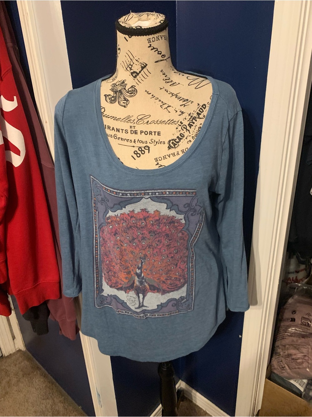 Lucky Brand Blue Scoop-Neck Peacock Graphic Long Sleeve Tee